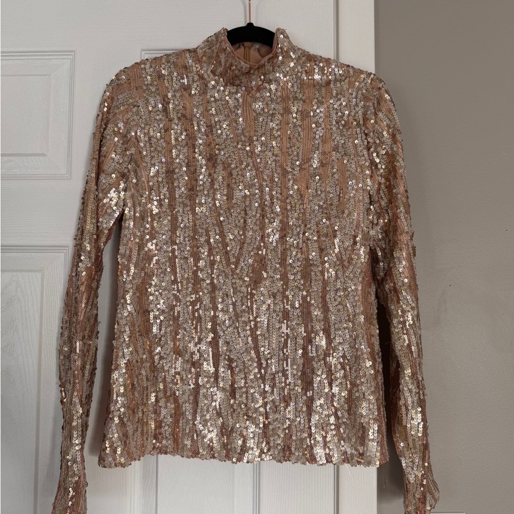 En Saison Tuckernuck Mock Turtle Neck Gold Sequin Long Sleeve Blouse Top